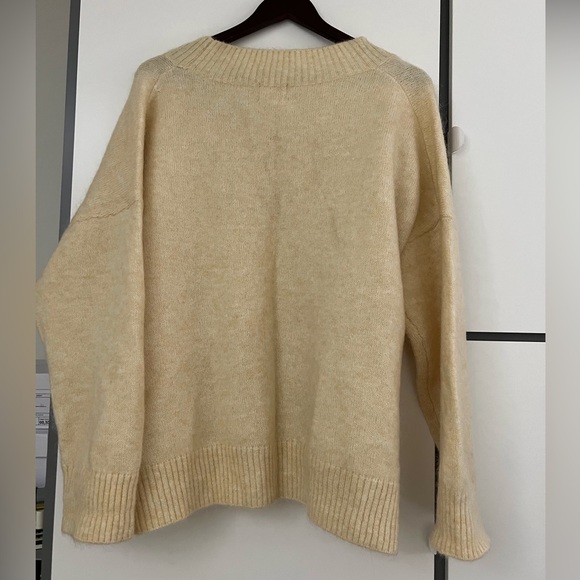 H&M oversized sweater, size M, soft buttery color, mohair and wool blend - Picture 2 of 2